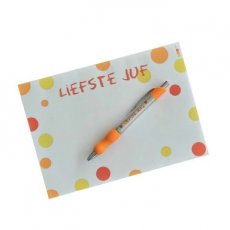 Notitieblok/ muismat + oranje balpen voor de liefste juf